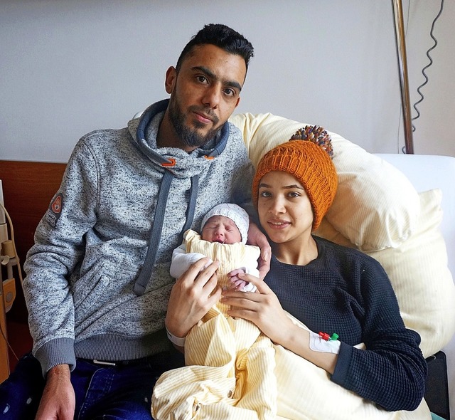 Das erste Baby 2020 im Klinikum Hochrh...ine Oaten Al Aboud mit ihren Eltern.    | Foto:  