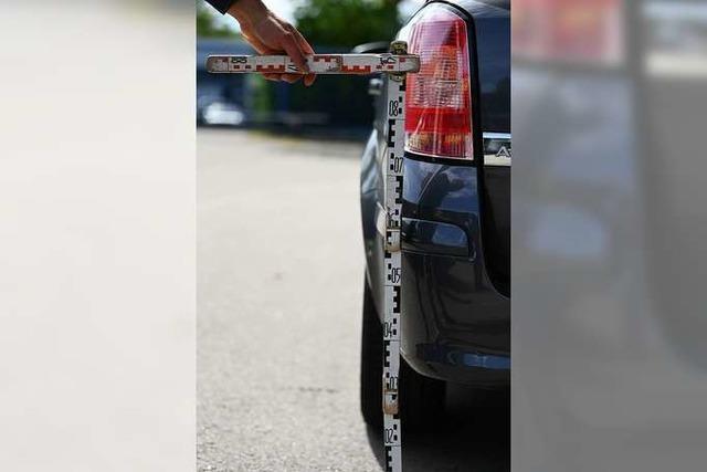 Auto streift in Lrrach einen Opel – 1000 Euro Schaden
