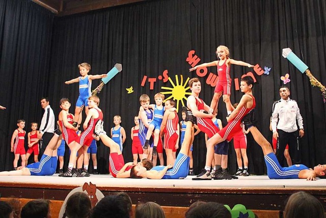 Akrobatische Figuren zeigte die Ringerjugend  | Foto: Yvonne Rnzi