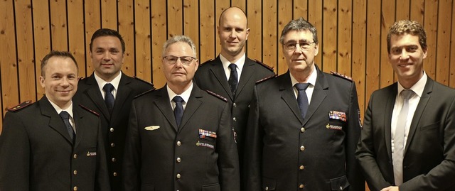 Ehrungen bei der Feuerwehr-Abteilung E...Klger und Brgermeister Tobias Metz.   | Foto: Helmut Hassler