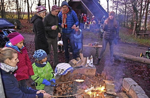 Neujahrsfest am Lagerfeuer bei der Jugendhtte in Heuweiler  | Foto: Andrea Steinhart