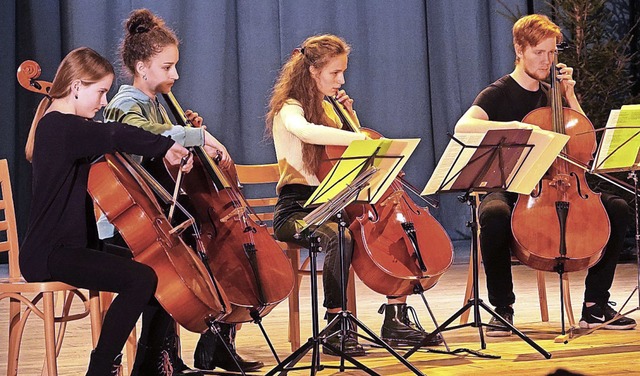 Die Cellistinnen zeigten beeindruckend...ie von Ceciel Strouken gelernt haben.   | Foto: Hans-Jrgen Hege