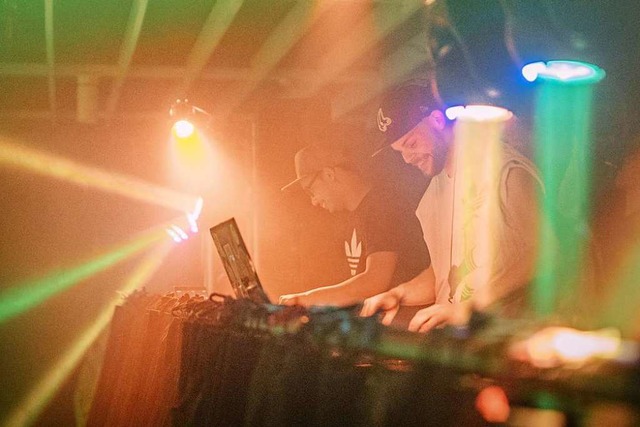 Legen am Samstag zusammen im T.I.K HipHop auf: DJ Wuk und DJ Synthlizer.  | Foto: privat