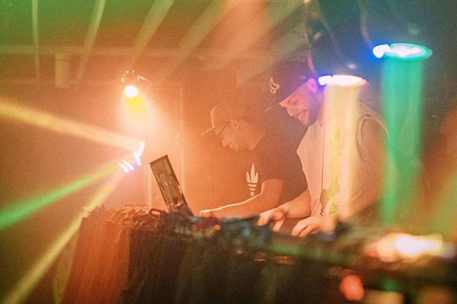 Legen am Samstag zusammen im T.I.K HipHop auf: DJ Wuk und DJ Synthälizer. | Foto: privat Legen am Samstag zusammen im T.I.K HipHop auf: DJ Wuk und DJ Synthälizer. | Foto: privat