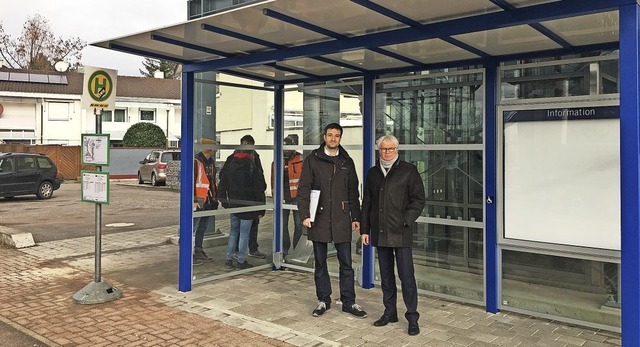 Bahnmanager Matthias Landgrafe (links)...erstrkt von Pendlern genutzt werden.   | Foto: Quelle: Stadtverwaltung