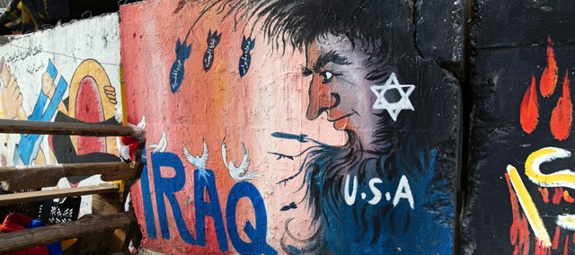 Ein Graffito auf einer Mauer in Bagdad, der Hauptstadt des Irak   | Foto: Nasser Nasser (dpa)