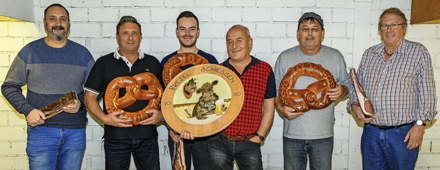 Brezelschieen 2020 in Gutach: Von lin...Markus Zimmermann und Walter Mnzer.    | Foto: Armin Grammel