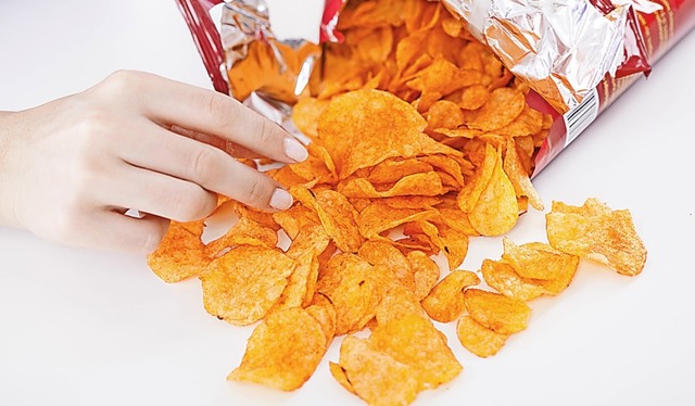 Weniger Chips, Scholade und Co.  ist mehr.    | Foto: Christin Klose