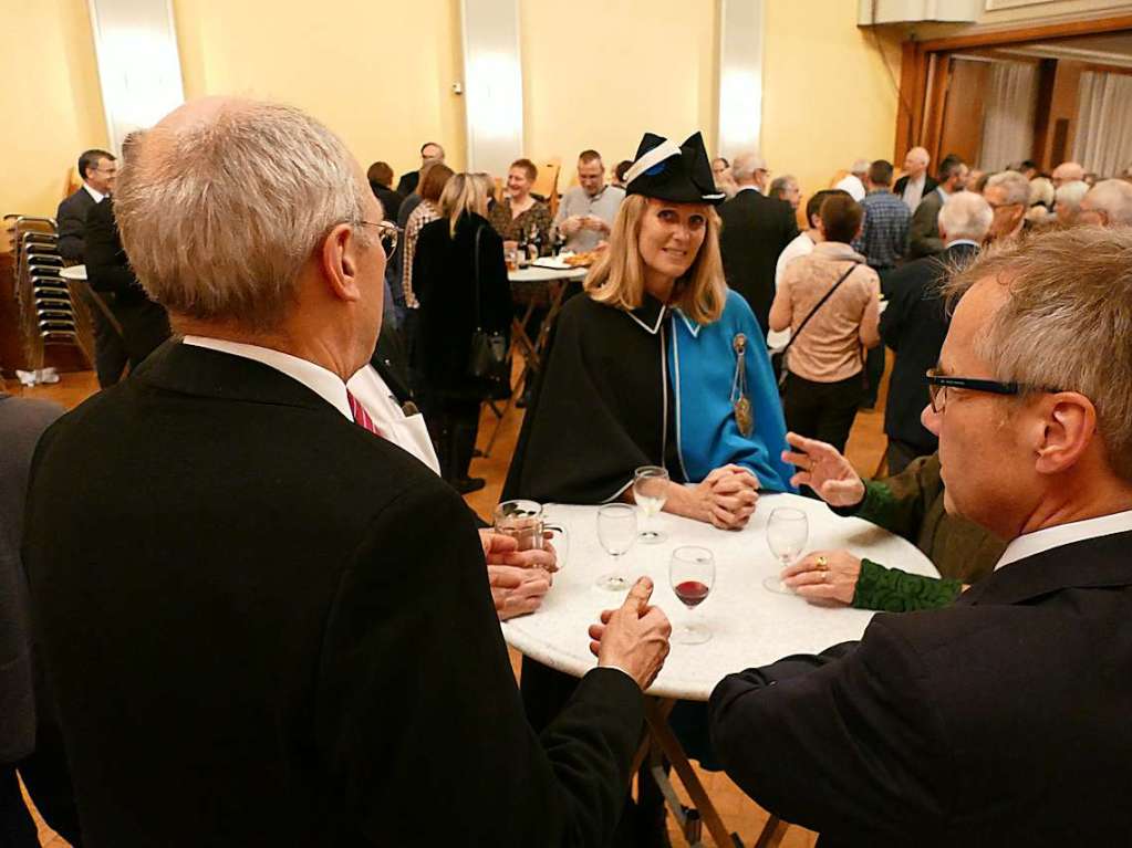 Gut 500 Gste aus dem badischen und schweizerischen Rheinfelden verbrachten einen angeregten Abend der Begegnung beim gemeinsamen Neujahrsempfang beider Stdte. Wir zeigen Impressionen vom Abend.