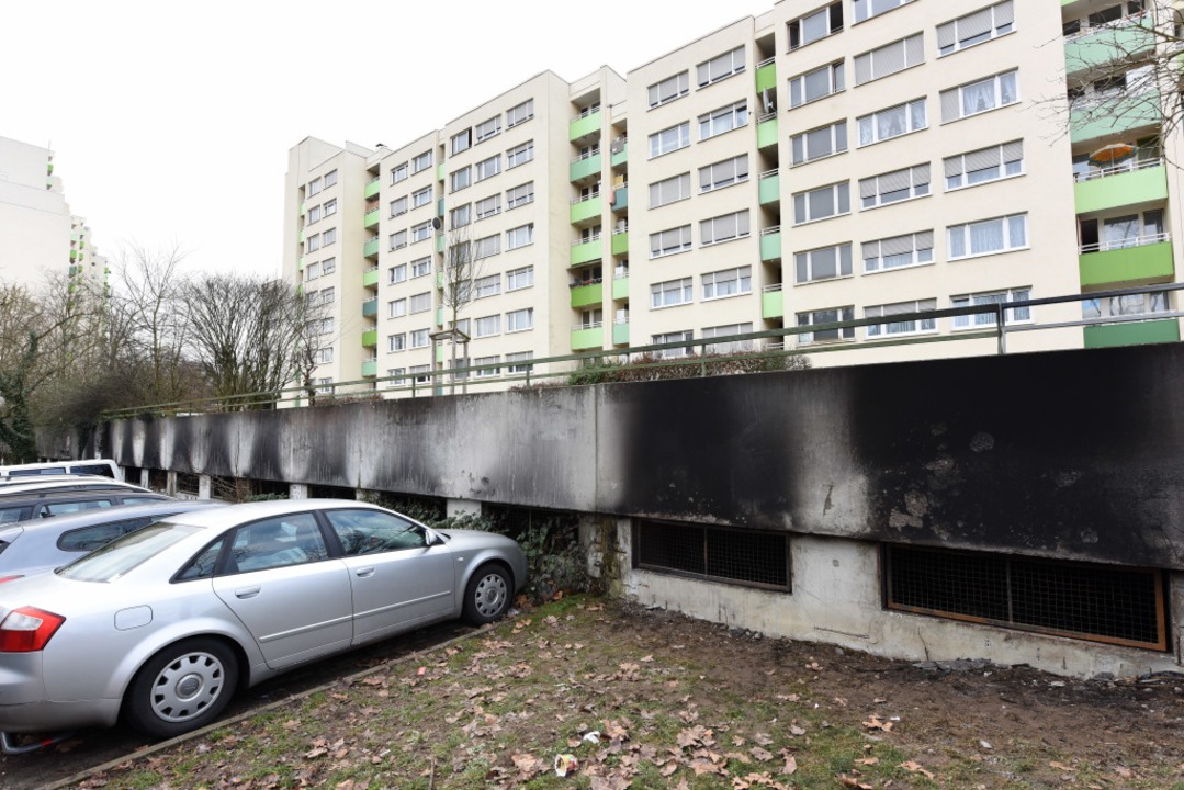 In Landwasser ist es in der Nacht auf ...inem Brand in einem Parkhaus gekommen.  | Foto: Rita Eggstein