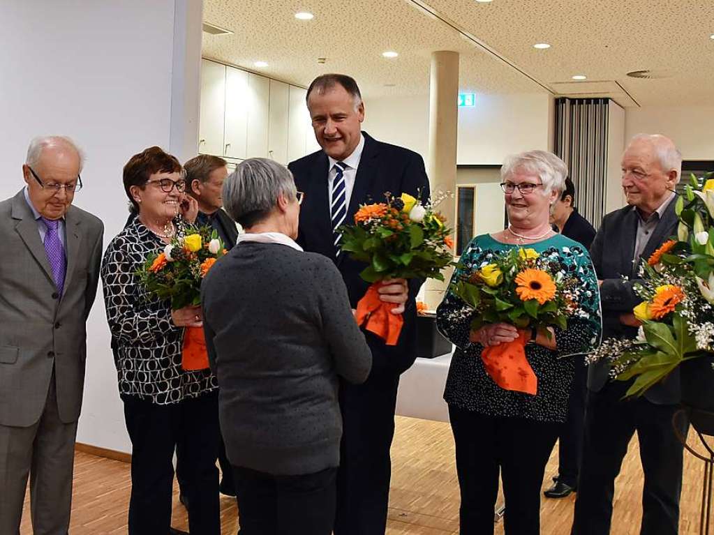 Blumen fr das  Team der Offnadinger Seniorengemeinschaft