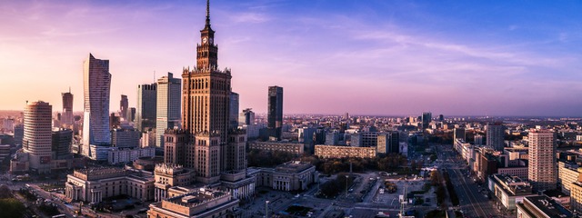 Vergangenheit trifft Zukunft: Die Skyline von Polens Hauptstadt Warschau  | Foto: Aleksander - stock.adobe.com