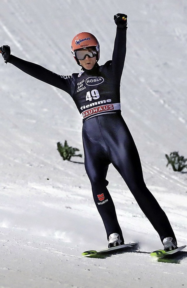 Hier noch in Schwarz, aber am kommende...kot des Weltcup-Fhrenden: Karl Geiger  | Foto: Espa Photo Agency (dpa)