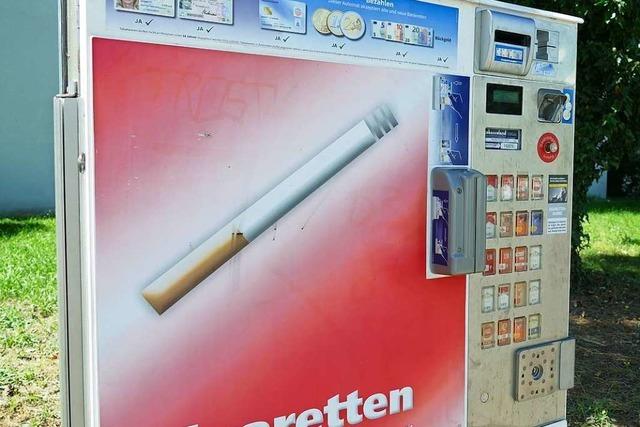 Unbekannte sprengen Zigarettenautomat in Freiburg-Munzingen