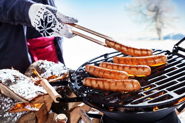 Gegrilltes schmeckt auch bei Schnee hervorragend (Symbolbild).  | Foto: Exclusive-design (Adobe Stock)