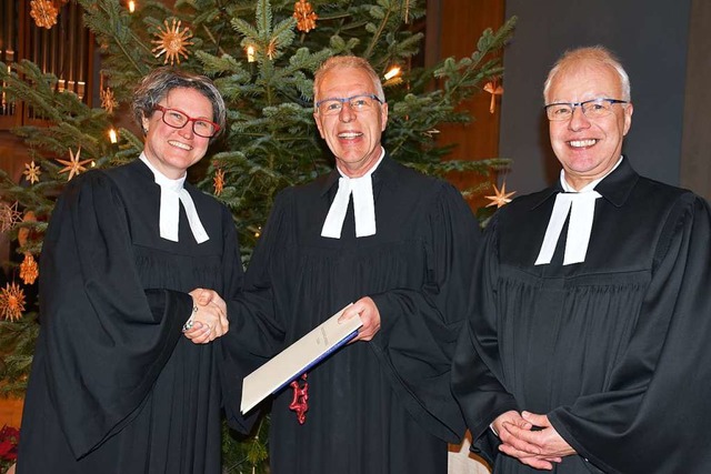 In  einem festlichen Gottesdienst wurd...itisee-Neustadt die Ernennungsurkunde.  | Foto: Thomas Biniossek