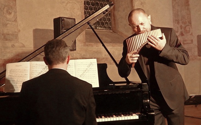 Oscar Javelot mit Pianist Jens Hagen Wegner   | Foto: Bianca Flier