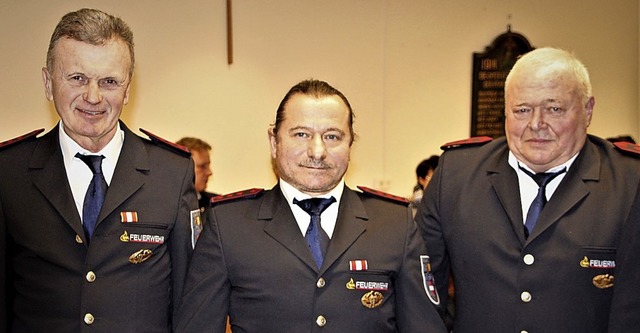 Klaus Hgle (von links) wurde fr 45 J...hrte 15 Jahre zum Feuerwehrausschuss.  | Foto: Werner Schnabl