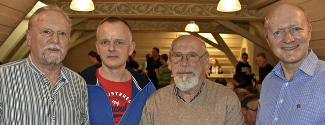 Musikverein-Vorsitzender Martin Reinl ...links), Hans Drechsle und Harold Stern  | Foto: Heinz und Monika Vollmar