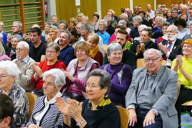 Rund 300 Gste besuchten den Eimelding...mpfang am Sonntag in der Reblandhalle.  | Foto: Victoria Langelott