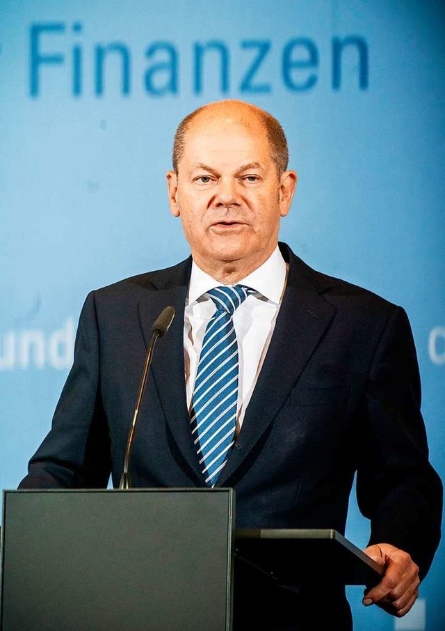 Bundesfinanzminister Olaf Scholz (SPD) will lieber Geld investieren.  | Foto: Michael Kappeler