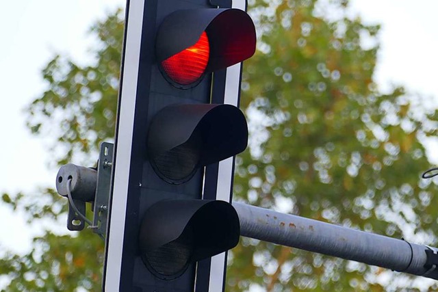 Bei einem Unfall an einer Ampel in Fre...ittwoch zwei Autofahrerinnen verletzt.  | Foto: Peter Gerigk