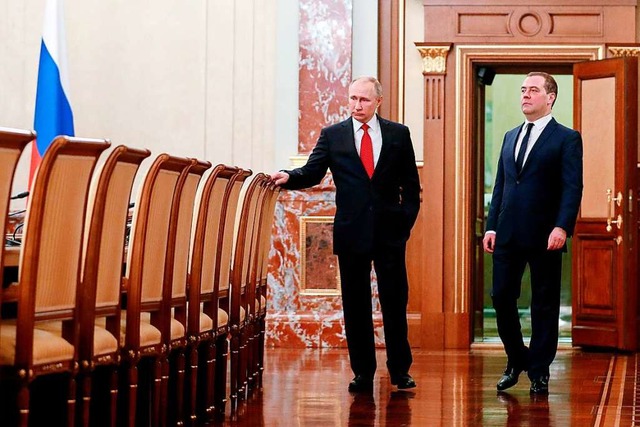 Er wolle Prsident Wladimir Putin dami...dent Dmitri Medwedew laut der Agentur.  | Foto: Dmitry Astakhov (dpa)