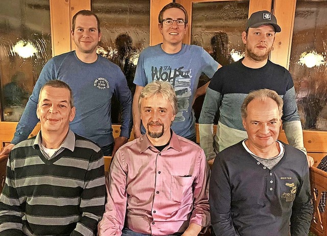 Der neue MGV-Vorstand (vorne,  von lin...), Ralf Mllek (neu) und  Jonas Gtz.   | Foto: suedkurier