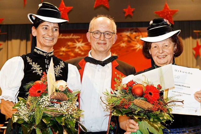 In Tracht: Katharina Ogon, Martin Dray...nzerts der Trachtenkapelle Glottertal.  | Foto: Bernhard Wrzburger