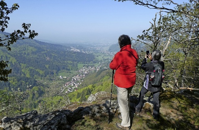 Mit herrlichen Ausblicken locken Wanderungen in den Schwarzwald.  | Foto: Maria Zart