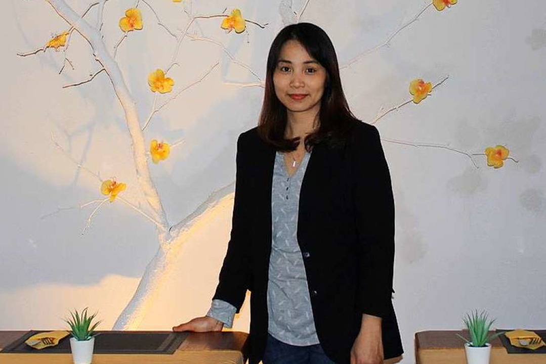 Inhaberin My Linh Nguyen (36) liebt di...eine Orchideenwand im Restaurant gibt.  | Foto: Zie Quann Wu