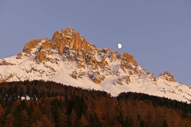 Der Mond ist aufgegangen: Latemar in Sdtirol  | Foto: Ulrike Ott
