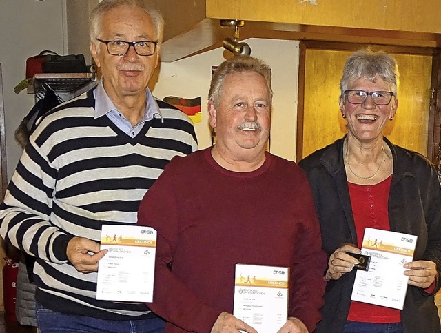 Auf Sportabzeichen abonniert sind bei ...gang Steinebrunner und  Karin Oettle.   | Foto: TuS Maulburg