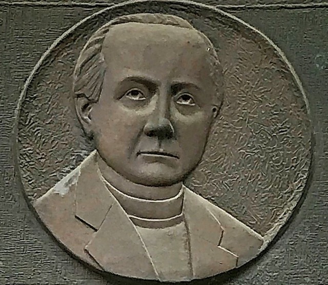 Gedenktafel fr Max Josef Metzger an dessen Wohnhaus in Berlin.  | Foto: Lars Halter