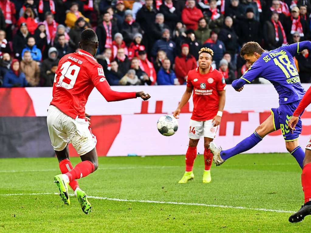 Das 2:0 durch Nils Petersen: Der Freiburger Goalgetter avancierte dadurch zum alleinigen Rekordtorschtzen des SC Freiburg.