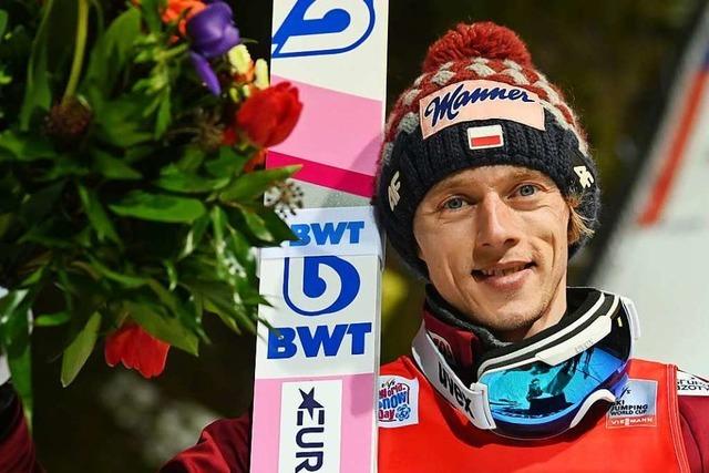 Dawid Kubacki aus Polen gewinnt den ersten Weltcup in Titisee-Neustadt