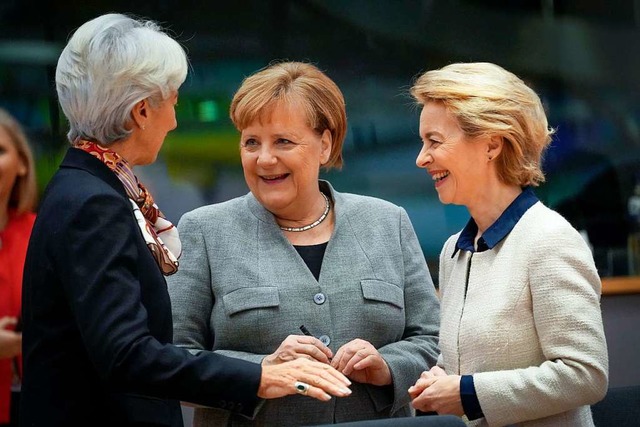 Die Chefinnen Christine Lagarde, Prsi...sidentin der Europischen Kommission.  | Foto: Pool/Daina Le Lardic