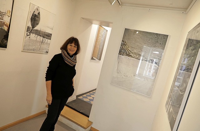 Inge Reuter-Eck inmitten ihrer Ausstellungsstcke   | Foto: Christoph Breithaupt