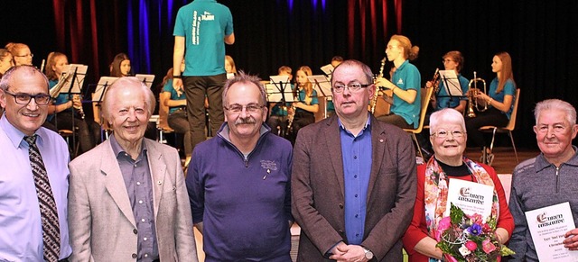 Vorsitzender Dieter Fait (von links) ...m Musikverein Seelbach ausgezeichnet.   | Foto: Reiner Beschorner