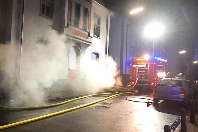 Die Friedrichstrae war am Freitagabend stark verraucht.  | Foto: Nicolai Kapitz