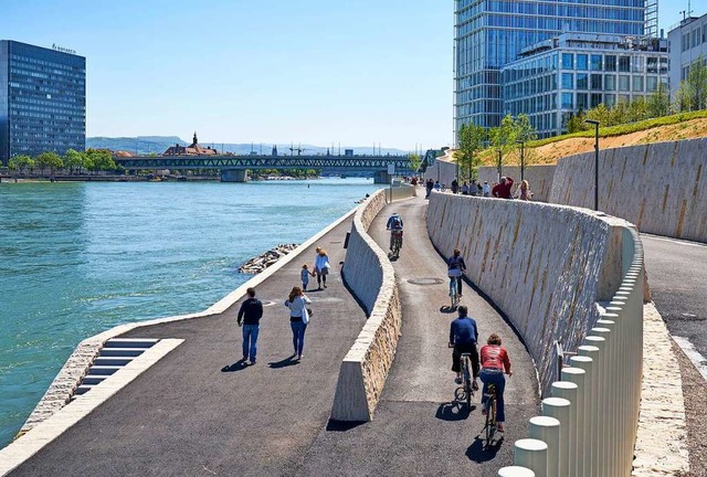 Der Rheinuferweg zwischen Basel und H...gesetzten Projekte der IBA Basel 2020.  | Foto: Daniel Spehr