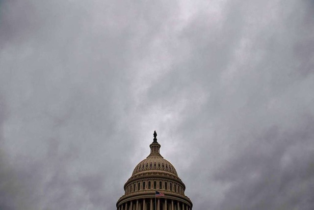 Dunkle Wolken ber dem Weien Haus: Wi...hment-Prozess in Washington verlaufen?  | Foto: SAUL LOEB (AFP)