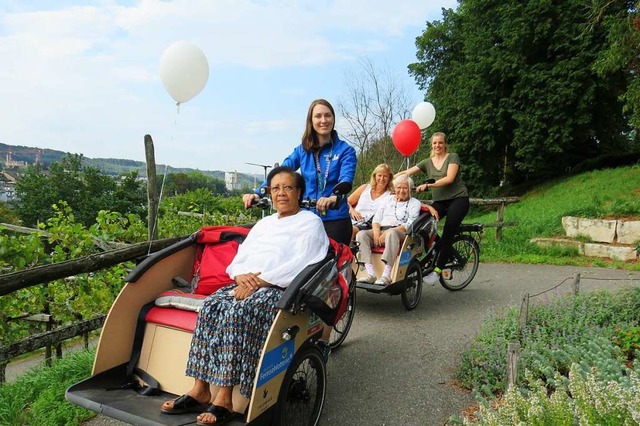 Der Besuch einer Gruppe aus Bonn im Se...st auf &#8222;Radeln ohne Alter&#8220;  | Foto: Claudia Gempp