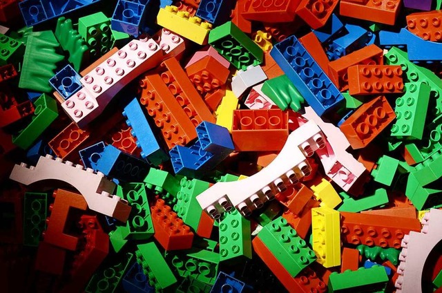 Schn bunt: Legosteine  | Foto: Jens Kalaene