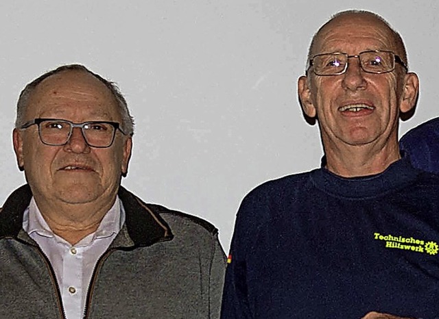 Seit 50 Jahren beim THW dabei: Roland Sthr (links) und Hans Gerd Berndsen.   | Foto: privat