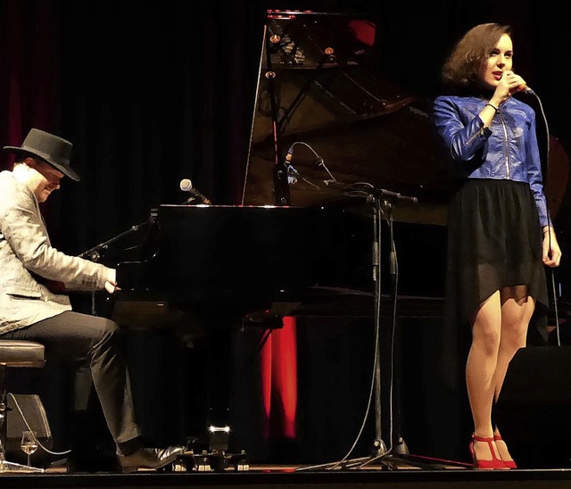 Jan Luley am Piano und Sngerin Cleo im Kurhaus  | Foto: Hans Jrgen Kugler