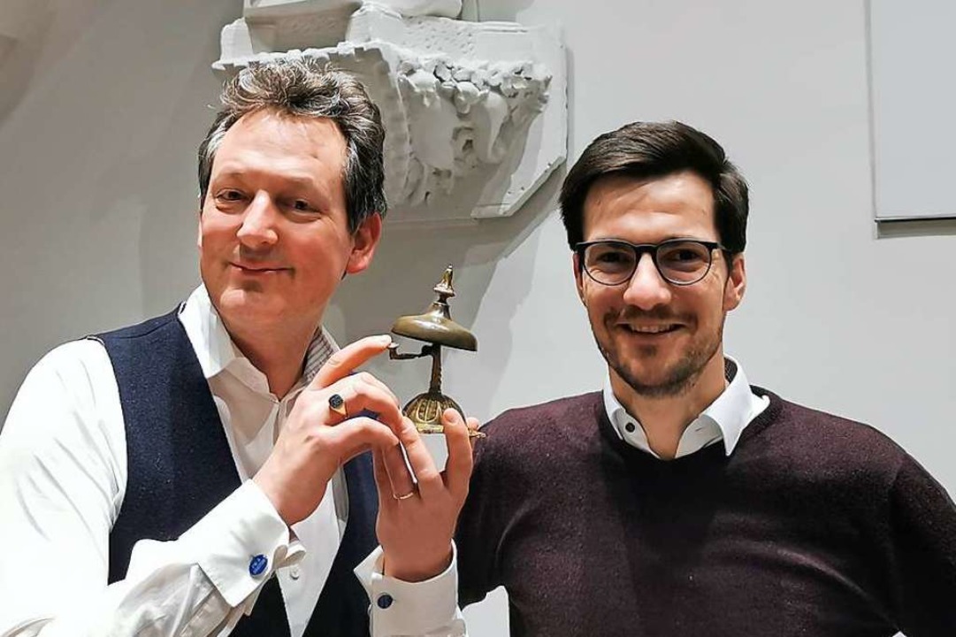 Spt in der Nacht ertnte die Sitzungs...links) und OB Martin Horn im Ratssaal.  | Foto: privat