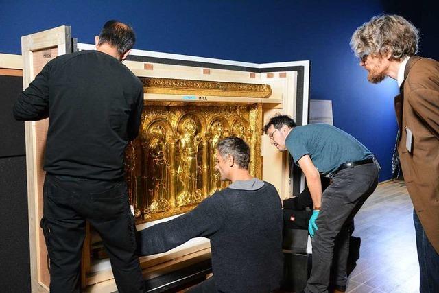 1000 Jahre alte, goldene Altartafel reist mit Polizeieskorte von Basel nach Paris