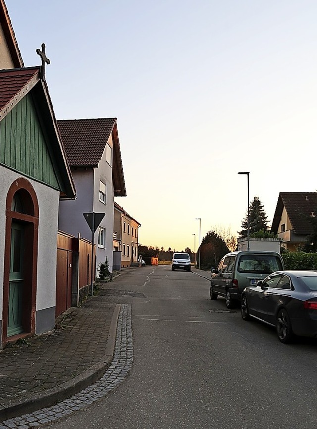 Die Durchfahrt durch den Haidweg wird durch parkende Fahrzeuge erschwert.   | Foto: Christine Weirich