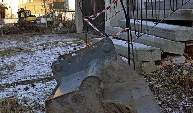 Die Vorbereitungen fr den Abbruch des...erungsgebiet &#8222;Stadtmitte&#8220;.  | Foto: Sebastian Barthmes